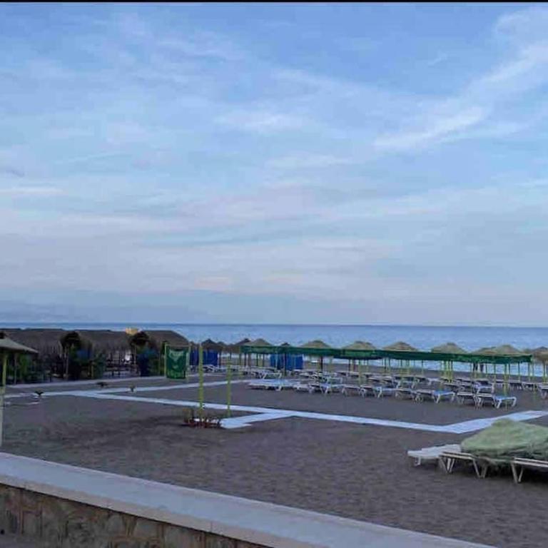 Newly refurbished Modern 2-Bed Apartment in Heart of Torremolinos - Apartamento de 2 dormitorios - 22