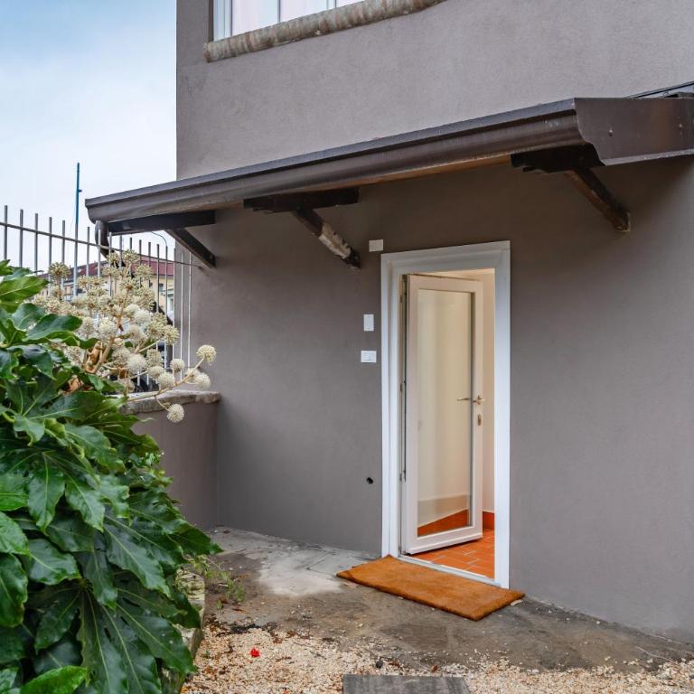 HOST4U - CONICCHIO New Apartments few steps from Casazza Metro Station & Free Parking - Apartment - 24