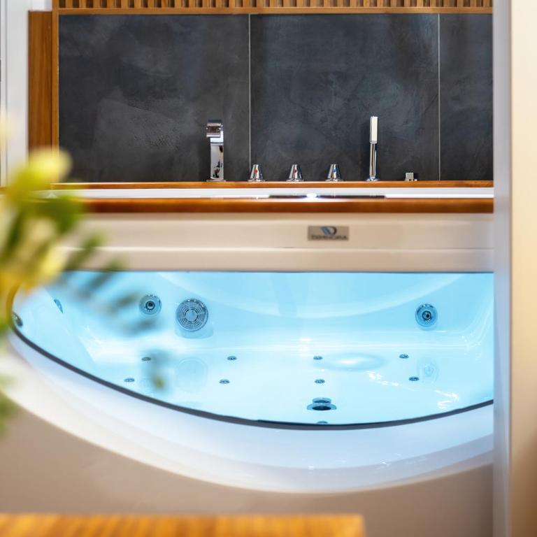 Terra Mia in Piazza - Deluxe Suite with Spa Bath - 10