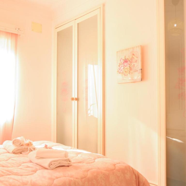 Grace's home in the city center - Two-Bedroom Apartment - 7