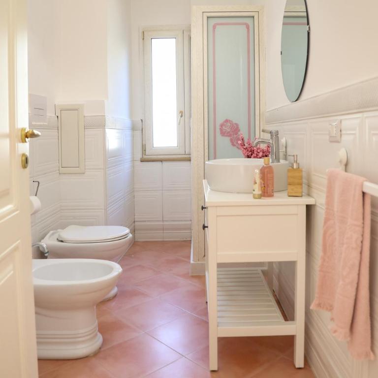 Grace's home in the city center - Two-Bedroom Apartment - 22