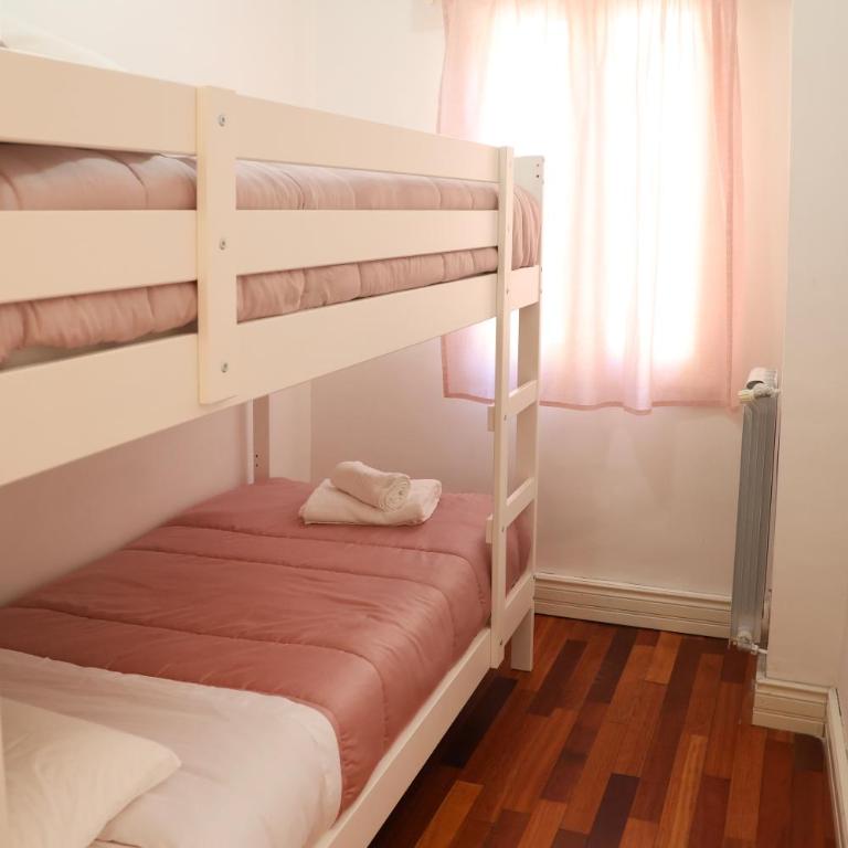Grace's home in the city center - Two-Bedroom Apartment - 13