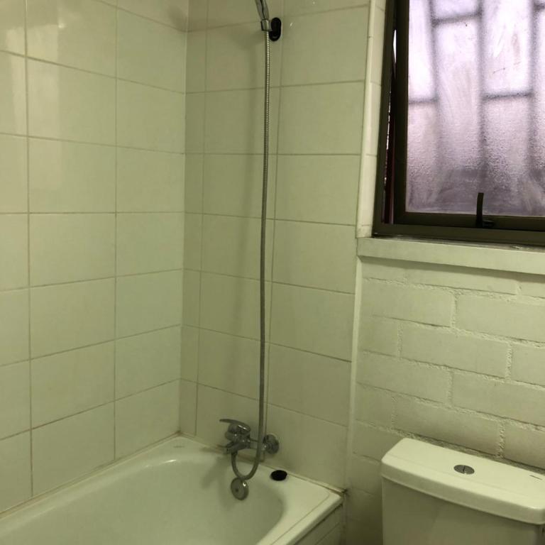 Hostel Tu Espacio RE - Casa cerca del Aeropuerto - Habitación Doble con baño privado - 2