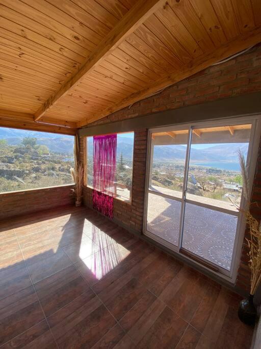 Casa en la montaña con gran vista al valle y lago - Casa - 31