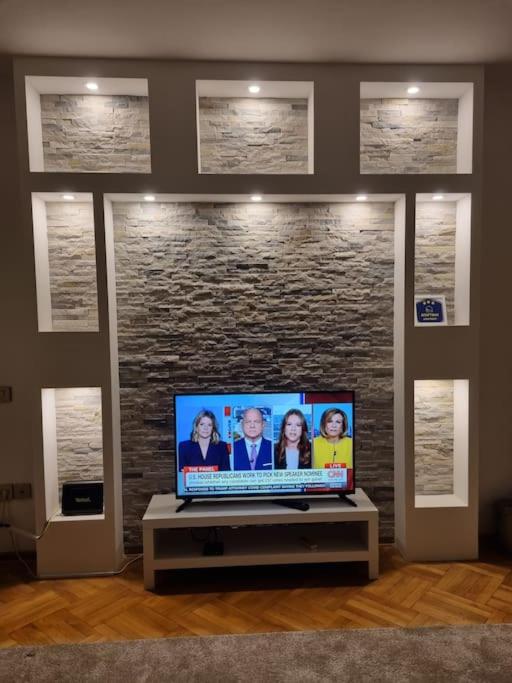 Modern apartment - quiet street - Apartman sa 1 Spavaćom Sobom - 1