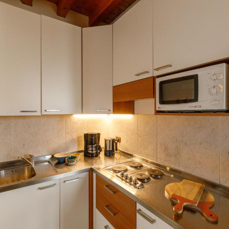App. CHIARETTO in city centre Bardolino with P. - One-Bedroom Apartment - 3