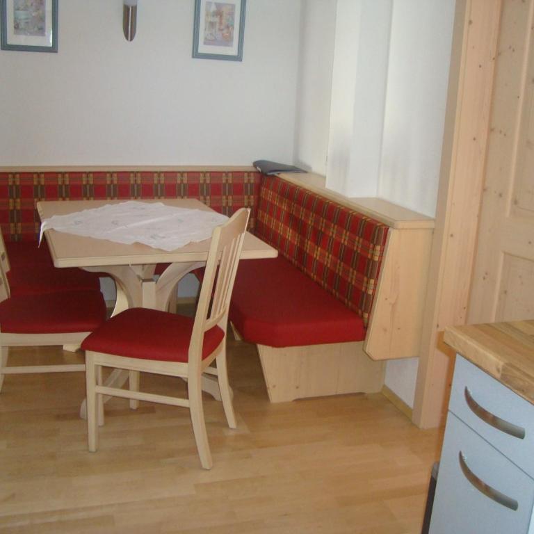 Gästehaus Renate - Apartment mit 2 Schlafzimmern und Balkon - 3