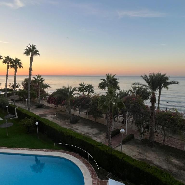 Apto Cala Real Playa Muchavista - ElCampello - Three-Bedroom Apartment - 61