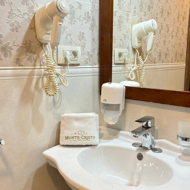 Hotel Monte Cristo - Economy Double Room - Annex Building - 9