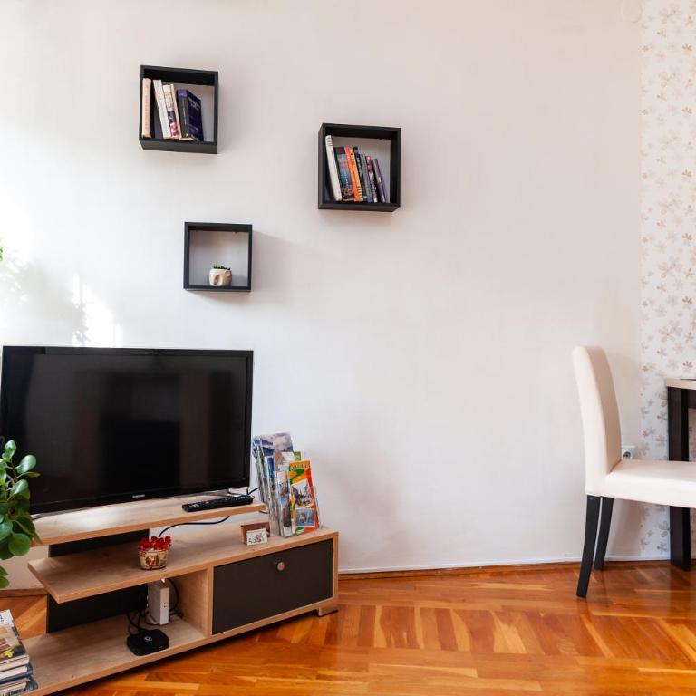 Momo's studio apartment Subotica - Studio Apartment - 21