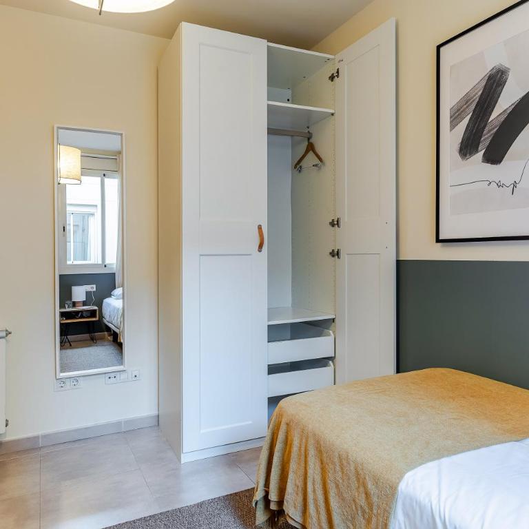 AB Sagrada Familia - Sant Pau - Three-Bedroom Apartment - 3