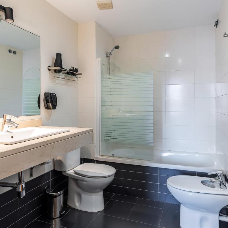 AB Sagrada Familia - Sant Pau - Three-Bedroom Apartment - 3