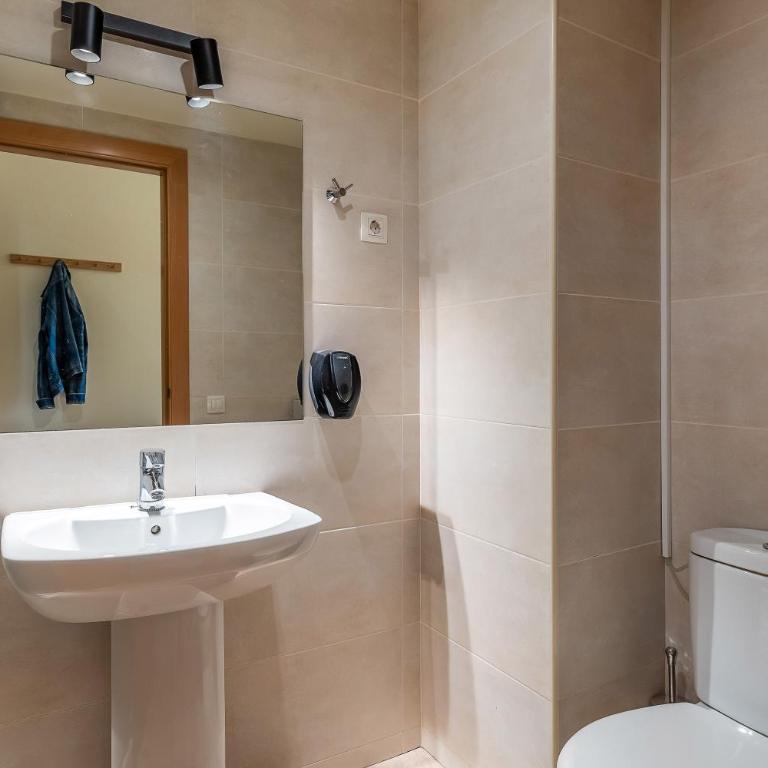AB Sagrada Familia - Sant Pau - Three-Bedroom Apartment - 17