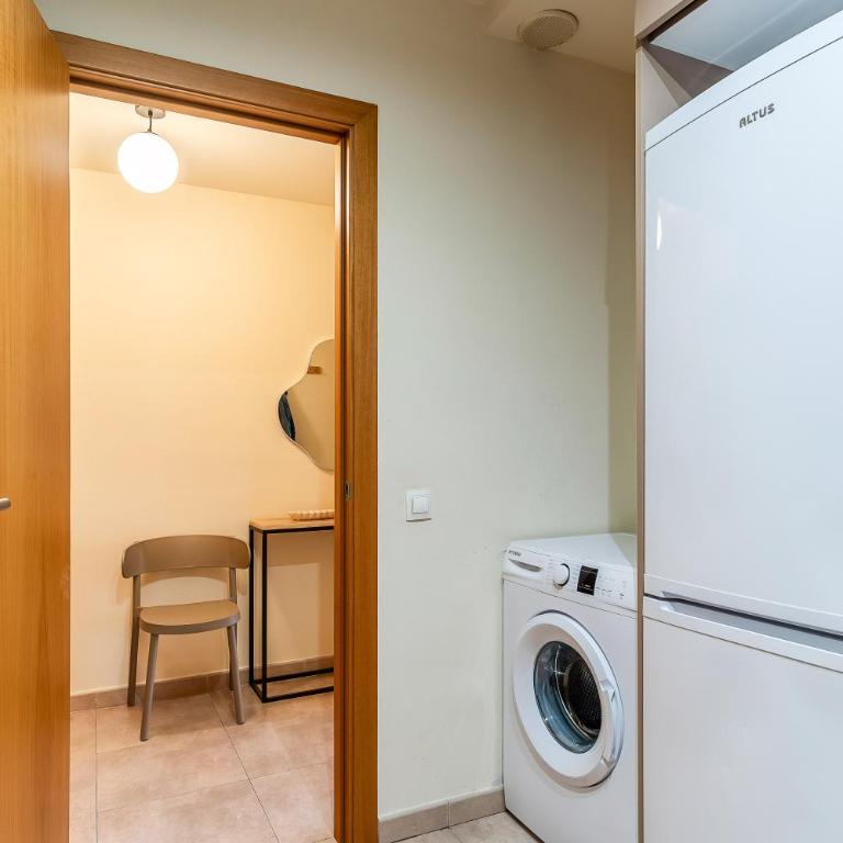 AB Sagrada Familia - Sant Pau - Three-Bedroom Apartment - 14