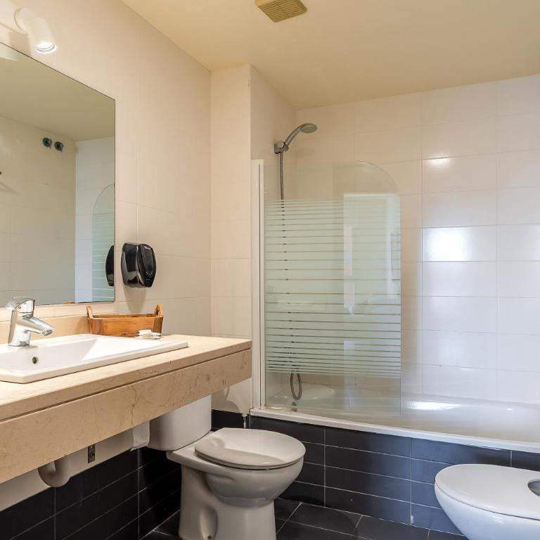 AB Sagrada Familia - Sant Pau - Three-Bedroom Apartment - 1