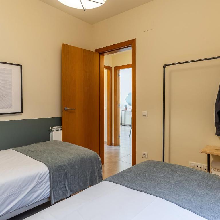 AB Sagrada Familia - Sant Pau - Three-Bedroom Apartment - 10