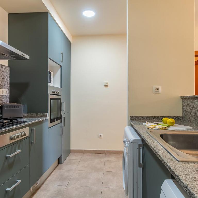 AB Sagrada Familia - Sant Pau - Three-Bedroom Apartment - 11