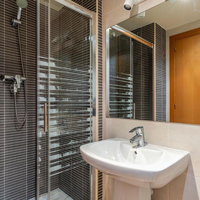 AB Sagrada Familia - Sant Pau - Three-Bedroom Apartment - 15