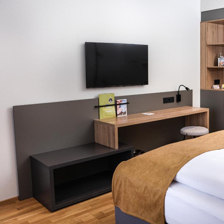 JUFA Hotel Bad Radkersburg - Doppelzimmer mit Balkon - 1