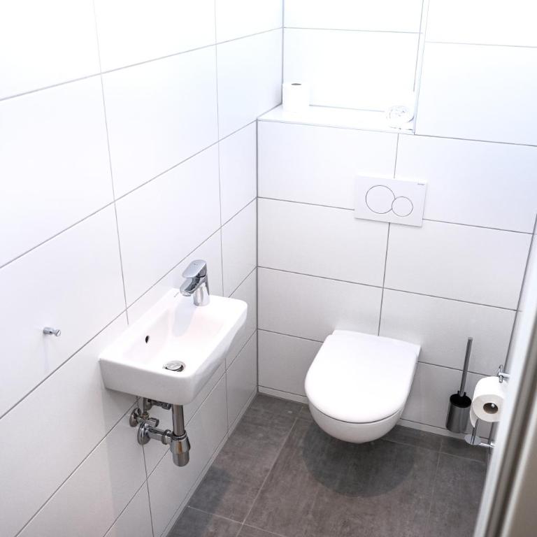 JUFA Hotel Bad Radkersburg - Vierbettzimmer mit Balkon - 5