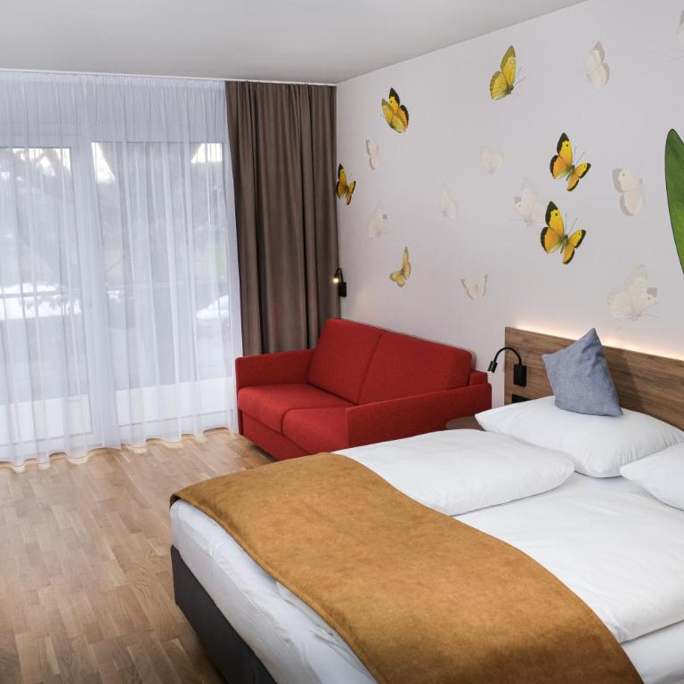 JUFA Hotel Bad Radkersburg - Vierbettzimmer mit Balkon - 6
