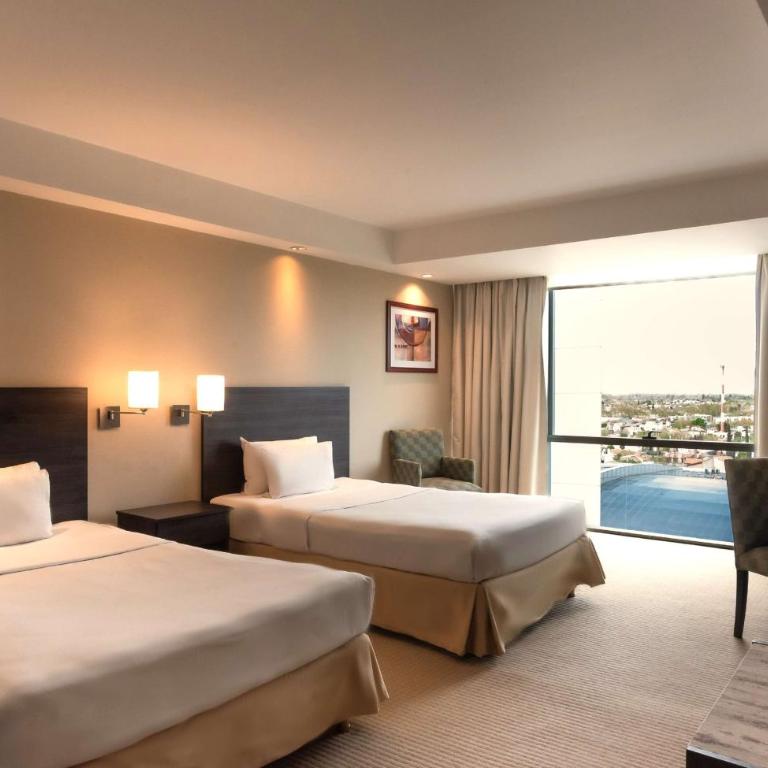 Hilton Mendoza - Habitación Doble - 2 camas dobles - 4