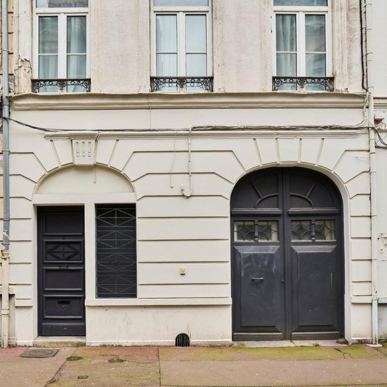 4 bedroom apartment with parking ! - Appartement - 51