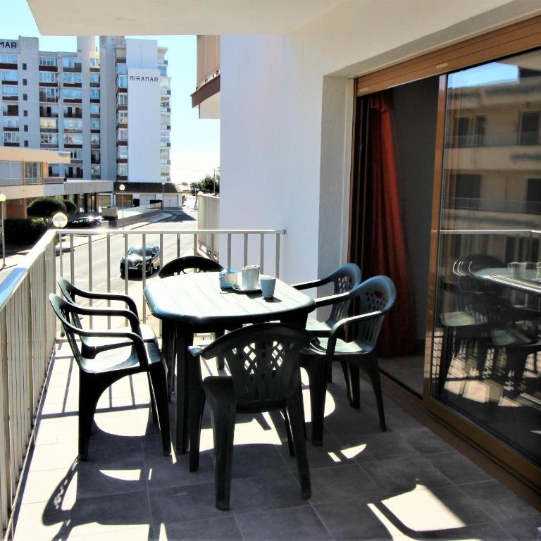 Apartamento Acogedor para 6 a 80m de la Playa - ES-258-39 - Apartment - 28