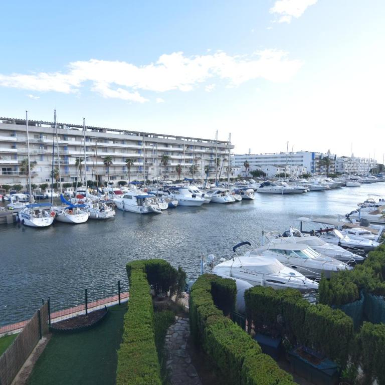RNET - 1-6 Puerto Madeira Canal View - One-Bedroom Apartment - 6