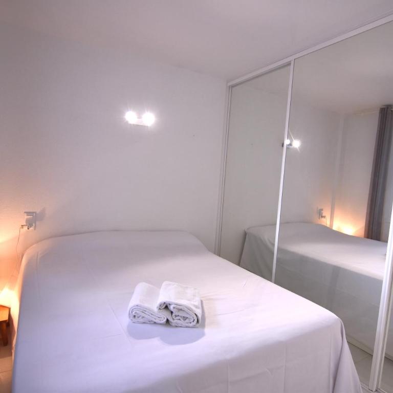 RNET - 1-6 Puerto Madeira Canal View - One-Bedroom Apartment - 16
