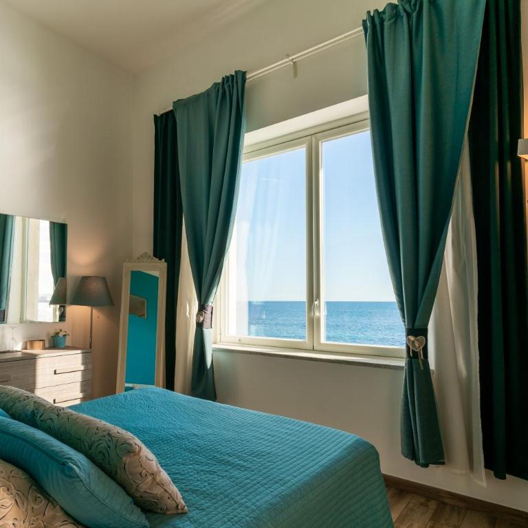 MarLove Sea View with Private Access to the Sea - Camera King con Vista Mare - 1
