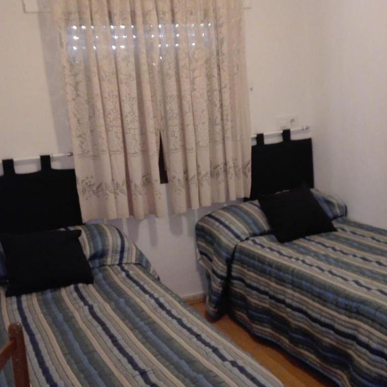 En Finca Las Dunas dos Chalets con jacuzzis en primera linea de playa , uno de 4 dormitorios y otro de 2 dormitorios, Llama al Seiscientos veintisiete Cuatrocientos diecisiete Trescientos noventa y ocho - Chalet - 73