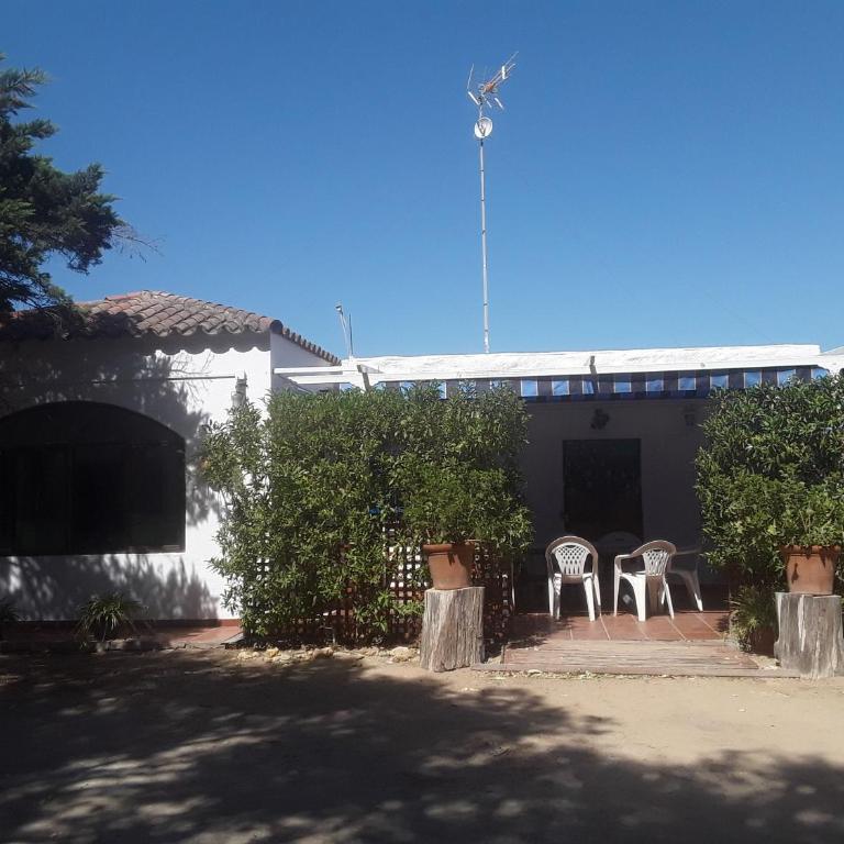 En Finca Las Dunas dos Chalets con jacuzzis en primera linea de playa , uno de 4 dormitorios y otro de 2 dormitorios, Llama al Seiscientos veintisiete Cuatrocientos diecisiete Trescientos noventa y ocho - Chalet - 79