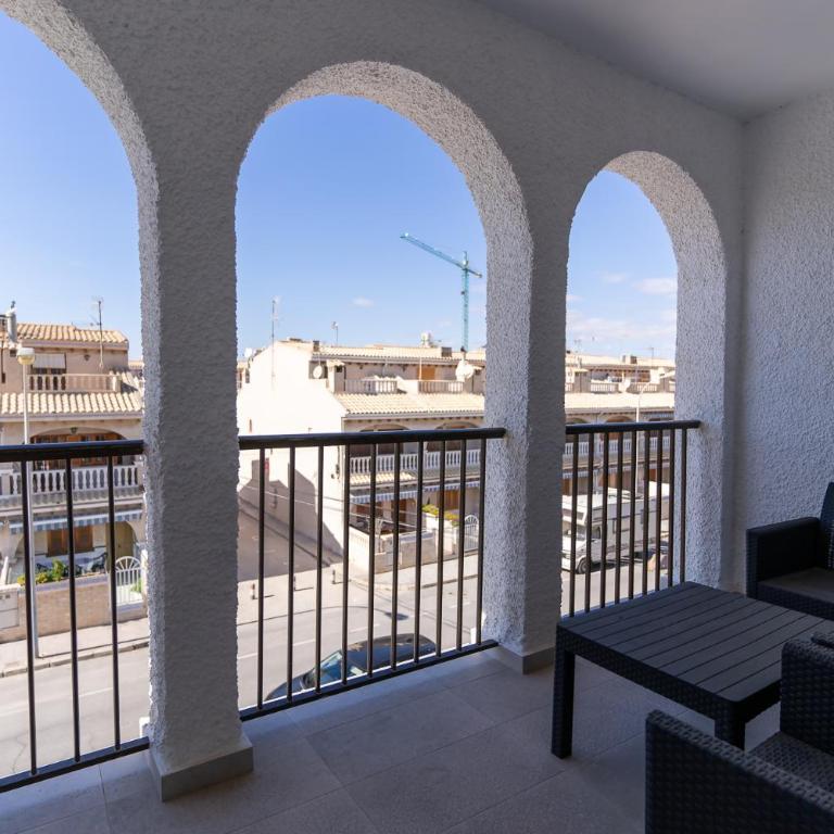 rentafive - Gran casa reformada - Terraza - Casa de 4 dormitorios - 6
