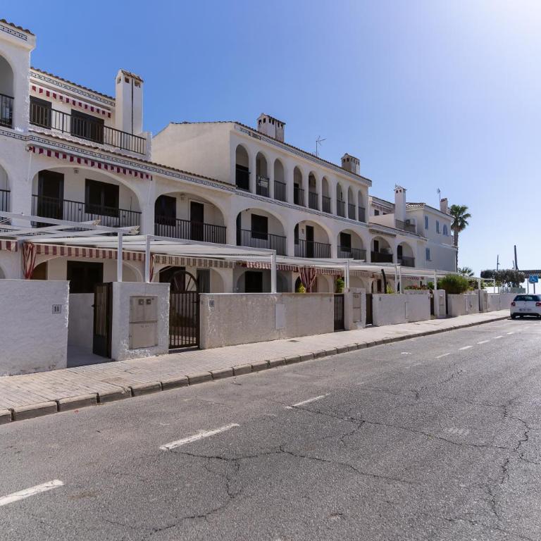 rentafive - Gran casa reformada - Terraza - Casa de 4 dormitorios - 8