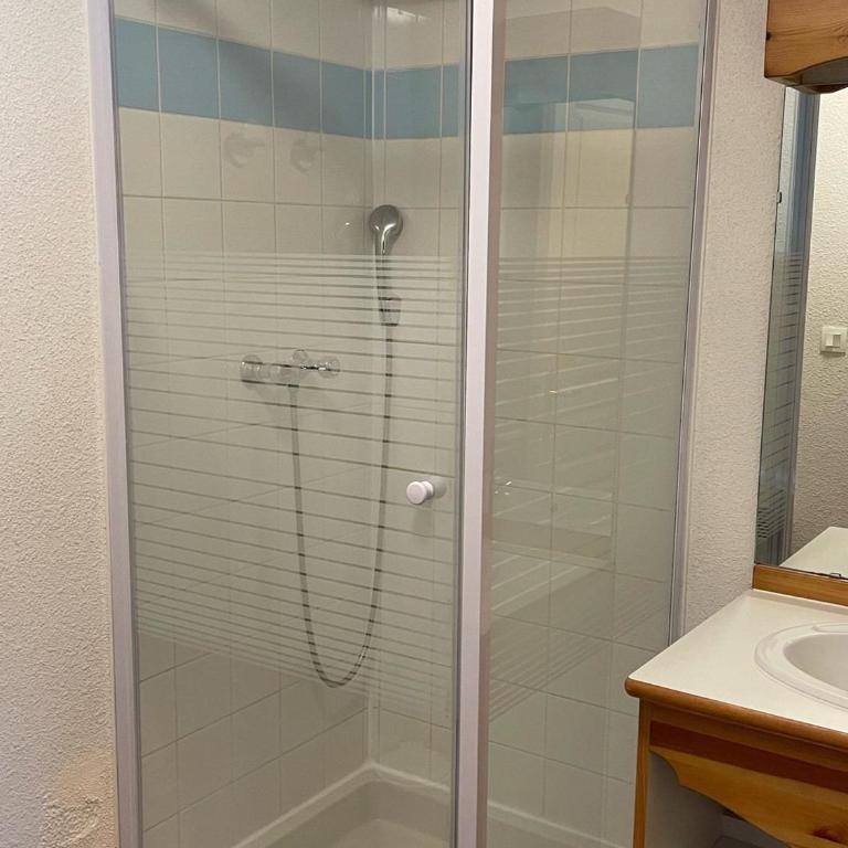 Chalet 3 Pièces, 8 Pers., Terrasse, Parking Gratuit - FR-1-504-641 - Chalet - 9