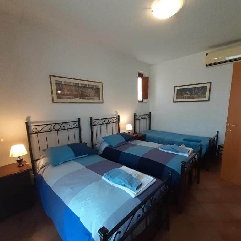 B&B La Verbena - Camera Matrimoniale/Doppia con Letti Singoli con Letto Supplementare - 8