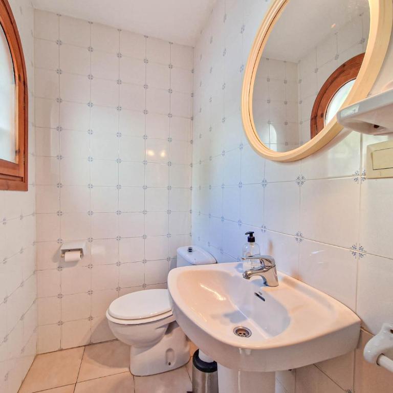 Casa Isabel Moraira by Mandalay Rentals - Three-Bedroom House - 4