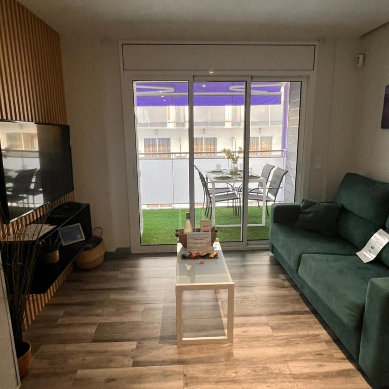Cap Salou Zeus - Estudio con cama extragrande y sofá cama - 1
