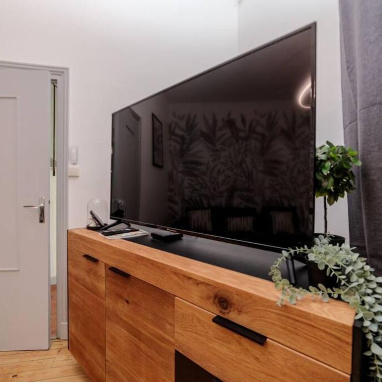 VILLE ET VOLCANS - Maison 9 couchages avec garage et extérieur - Maison 3 Chambres - 8