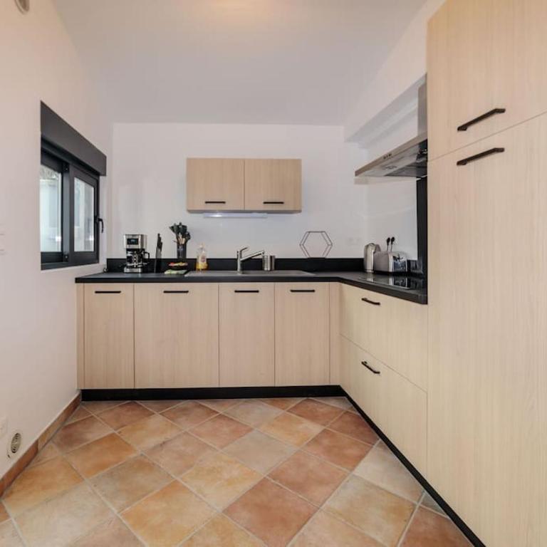 VILLE ET VOLCANS - Maison 9 couchages avec garage et extérieur - Maison 3 Chambres - 11