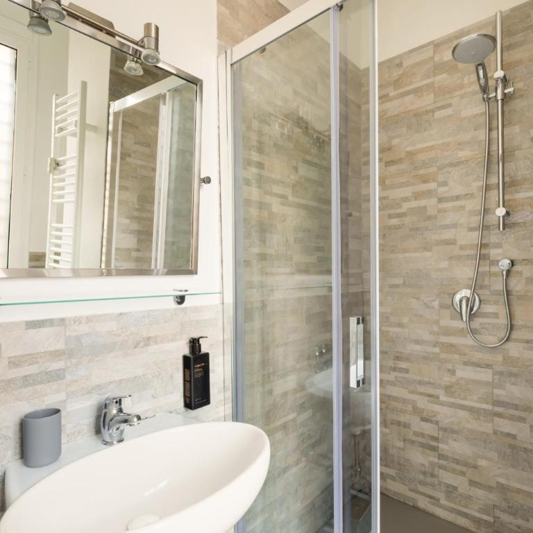 Vatican Lovely 2BR Apartment with Terrace - Superior Apartment - 18