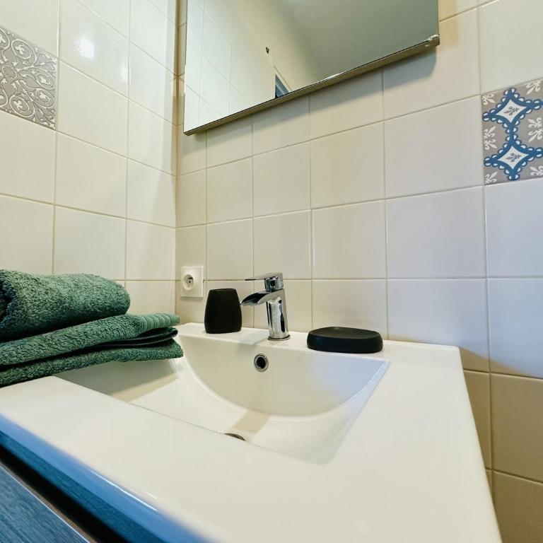 Charmant studio rénové, quartier Saint Michel, proche centre-ville - Les Sables - Studio - 6