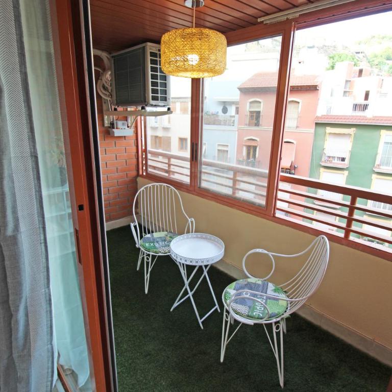 Castle views. Terrace. Design style. AC. Wifi. Refurbished. Supercentric. - Two-Bedroom Apartment - 22