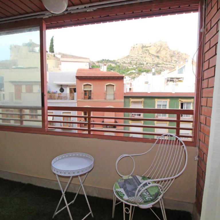 Castle views. Terrace. Design style. AC. Wifi. Refurbished. Supercentric. - Two-Bedroom Apartment - 25