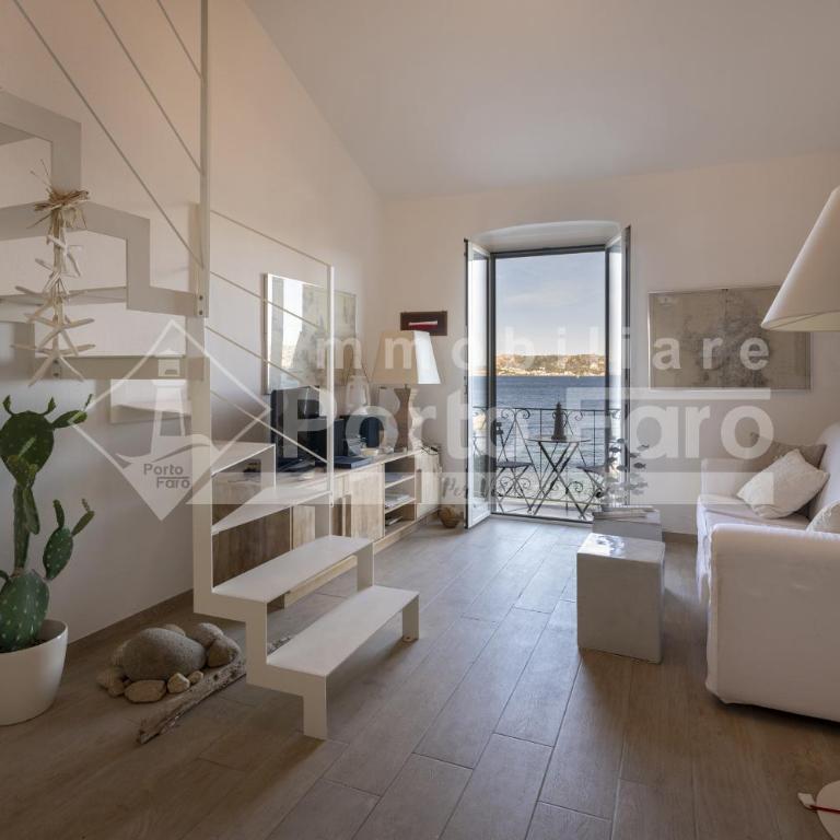 21 Pineta - Bilocale mansardato ristrutturato e vista mare Porto Faro - Appartamento con Vista Mare - 2