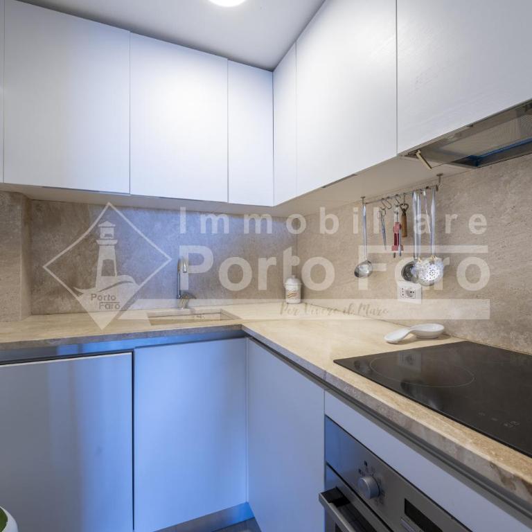 21 Pineta - Bilocale mansardato ristrutturato e vista mare Porto Faro - Appartamento con Vista Mare - 10