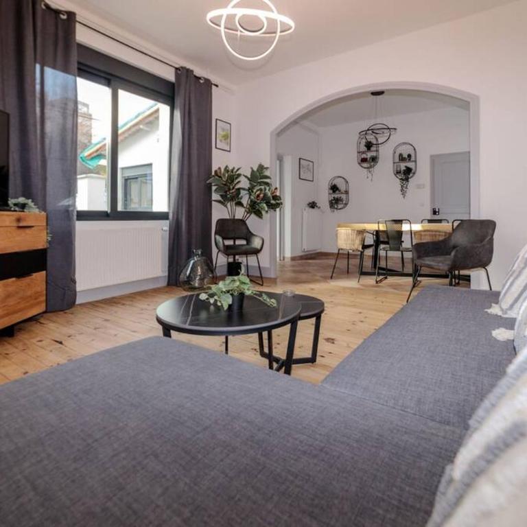 VILLE ET VOLCANS - Grand gite proche centre-ville pour 24 personnes - Maison de Vacances - 27