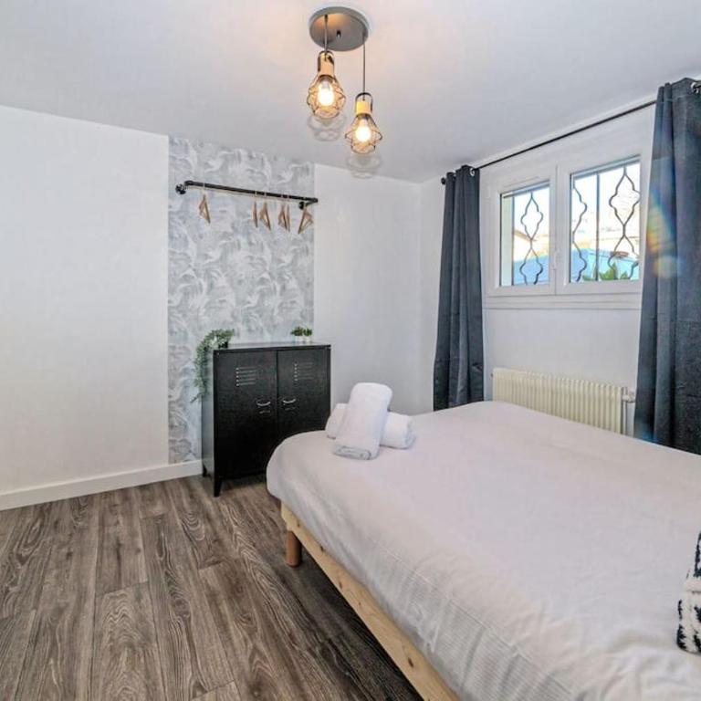 VILLE ET VOLCANS - Grand gite proche centre-ville pour 24 personnes - Maison de Vacances - 31