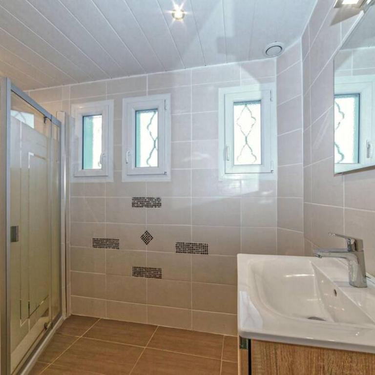 VILLE ET VOLCANS - Grand gite proche centre-ville pour 24 personnes - Maison de Vacances - 34